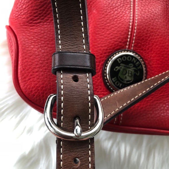VINTAGE DOONEY AND BOURKE SHOULDER BAG IN RED - Picture 7 of 7